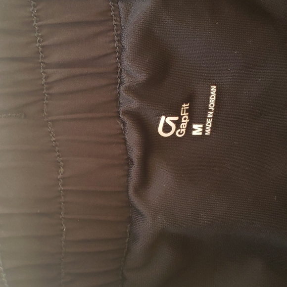 GapFit black shorts - Picture 3 of 5